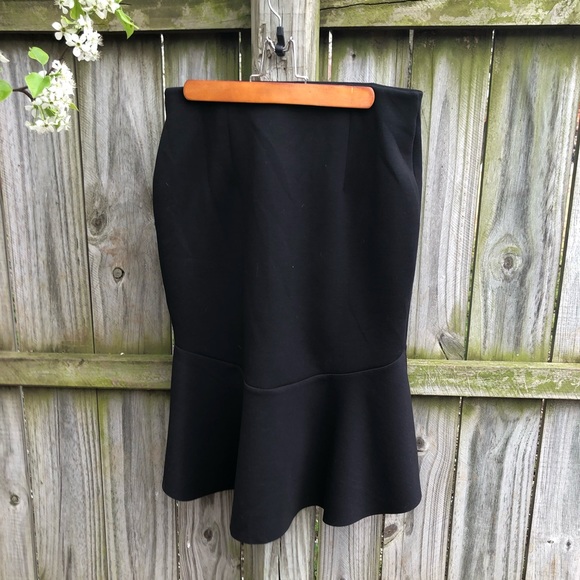 H&M Pencil Skirt - Picture 2 of 3